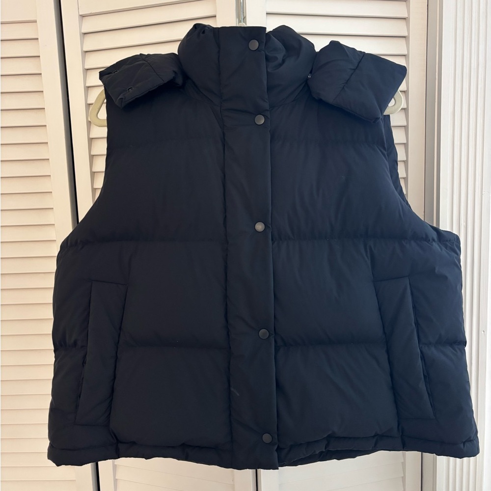 Lululemon Wunder Puff Cropped Vest / Size 12 / Black